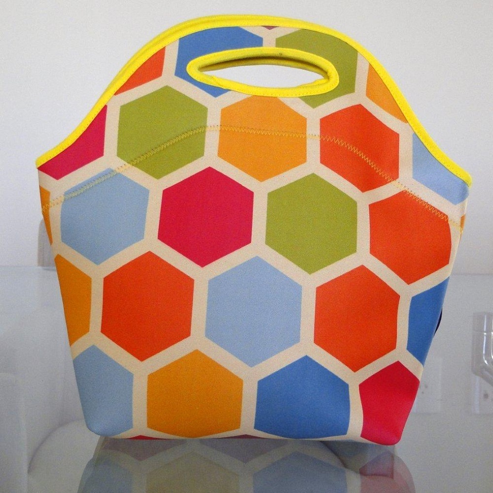 Lancheira em Neoprene personalizada